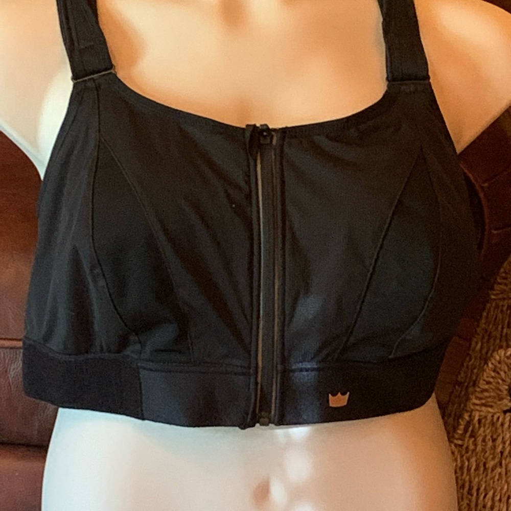 Bra; Heavy duty zip front